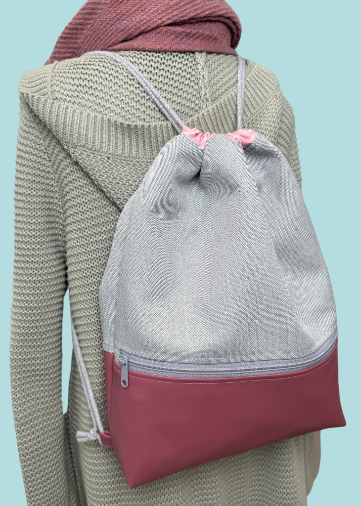 Rucksack In den Farben himbeer/ grau